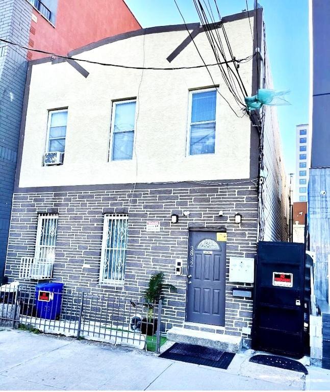 Apartamento 2 Bedrooms Lr Kit Bath And Backyard 2 Stops To Manhattan *