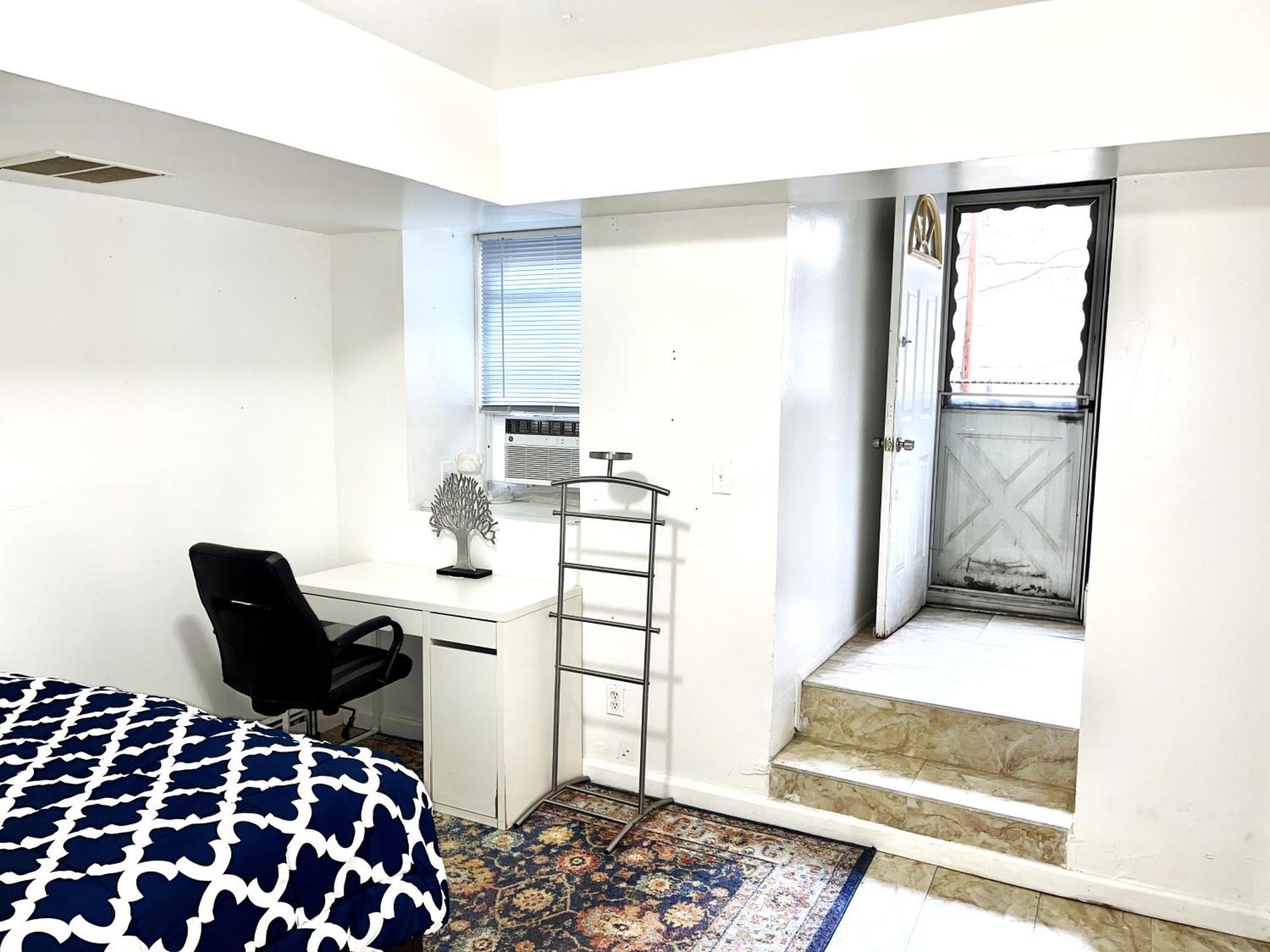 Apartamento 2 Bedrooms Lr Kit Bath And Backyard 2 Stops To Manhattan *
